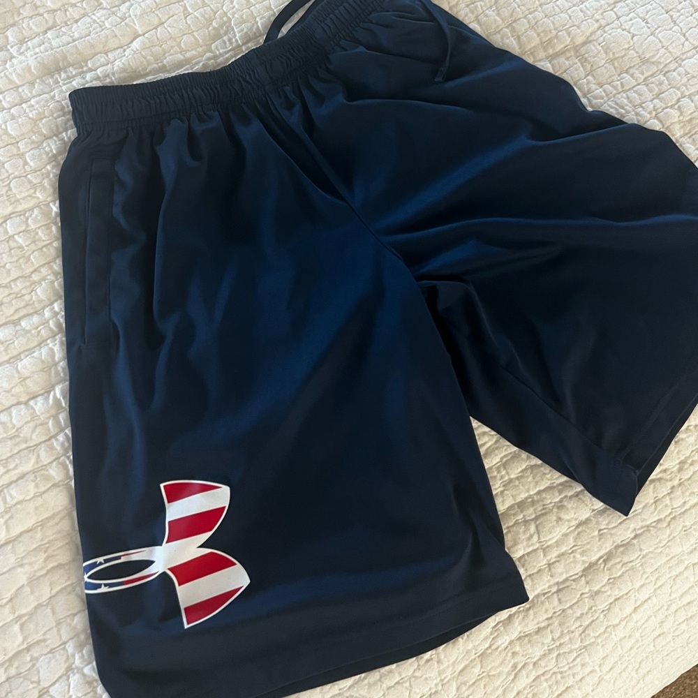 Under Armour Navy with USA logo Men’s Shorts Small